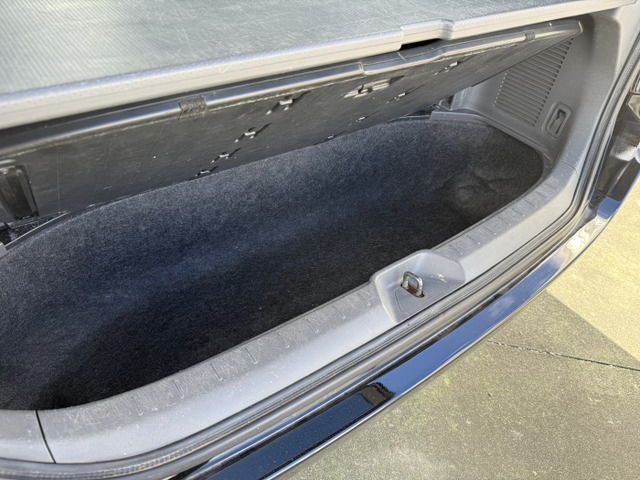 普段は通勤やお買物などに気軽に使えて、週末はキャンピングカー的な使い方が出来てワクワクするお車です！程よい大きさの車体に荷物がたくさん載って、荷室がフラットに出来る当店おすすめのお車です。