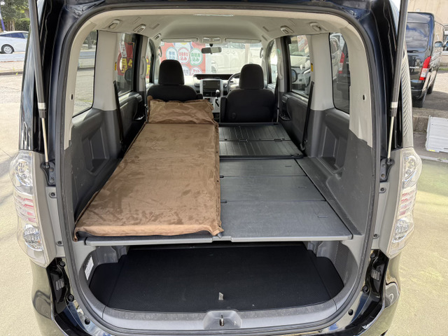【ワイテックオリジナルのライトキャンピングカー　「車中泊しよう車」】★車とアウトドアや車中泊や釣りが好きでプライベートでヴォクシートランスXと同じシートアレンジのノアYYに乗っている店長が