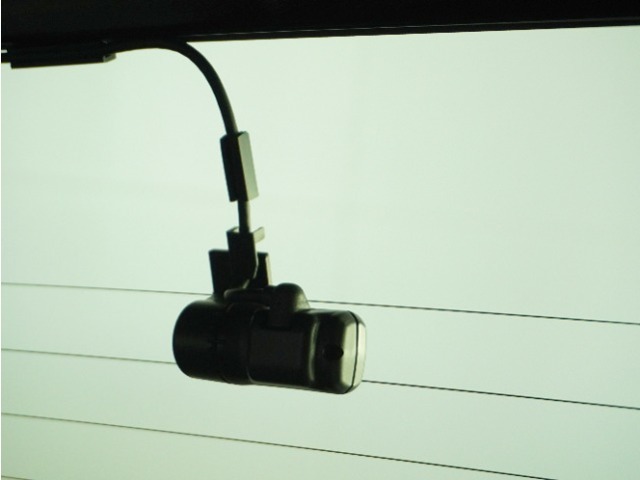 ◆前後ドライブレコーダー◆映像・音声などを記録する自動車用の装置です。　もしもの事故の際の記録はもちろん、旅行の際の思い出としてドライブの映像を楽しむことができます。