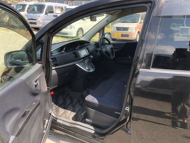当店の車検は格安で大好評です！当店で購入していない車でも代車無料で大好評です！！是非車検だけでもご連絡下さい！もちろん見積もりは無料です！！