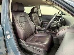 【レザーシート】人気メーカオプション。高級感溢れる車内を演出します。査定アップも見込める人気オプションです！