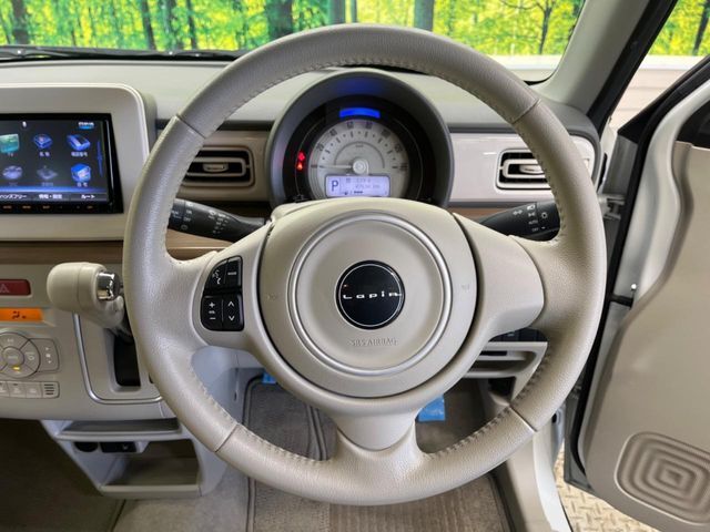 ステアリングも使用感が少なく、きれいな状態となっております♪