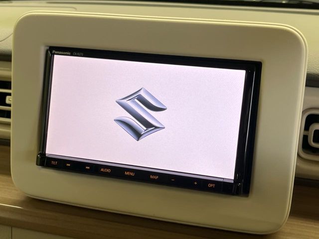 【純正ナビ】人気の純正ナビを装備しております。ナビの使いやすさはもちろん、オーディオ機能も充実！キャンプや旅行はもちろん、通勤や買い物など普段のドライブも楽しくなるはず♪