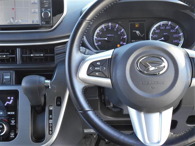 ステアリングには様々なスイッチが付いておりますので運転しながらの操作も楽ちんです♪