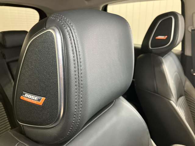 【BOSEヘッドレストスピーカー】上質なくつろぎを楽しめる、国内初ヘッドレストにBOSEスピーカーを搭載したプレミアムオーディオ。