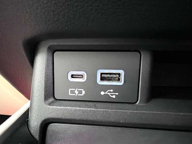 ★☆全車、月毎に変わるご成約プレゼントをご用意してお待ちしております★☆弊社ホームページ、http://www.kansai-auto.jpをご覧下さい！★☆★関西オート 06-6706-1166★☆★