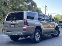 サンルーフ　パートタイム4WD　センターデフロック　純正HDDナビ　バックカメラ　オートライト　純正16インチAW　オールオートパワーウィンドウ　キーレス　ETC