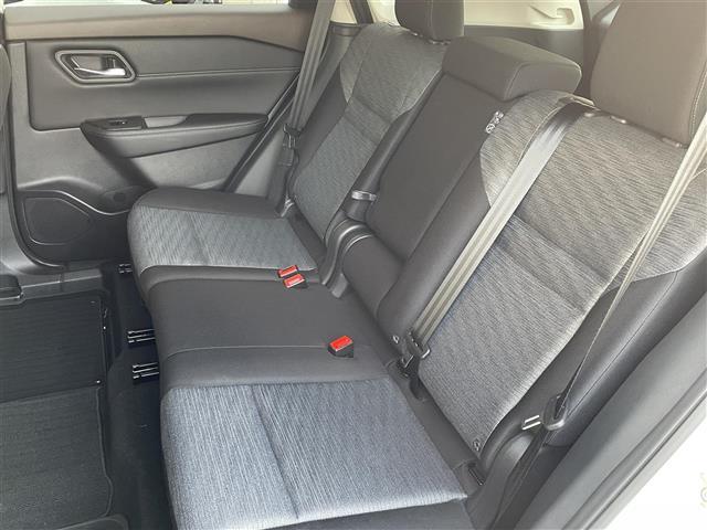 気になる車はすぐにお問い合わせください！画面右側の0066から始まる無料ダイヤルからお問い合わせ下さい！専門スタッフがお車のご質問にお答えいたします！