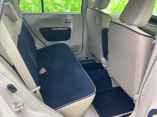 運転席側後部座席