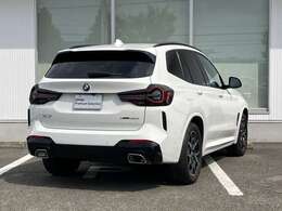 Emergency Service 365日24時間体制で、万一の故障などのトラブルに対応。応急処置のアドバイスのみならず、保証期間中は出張修理やレッカーなどの手配、さらにはお客様の代替交通手段やホテルの確保を行います。