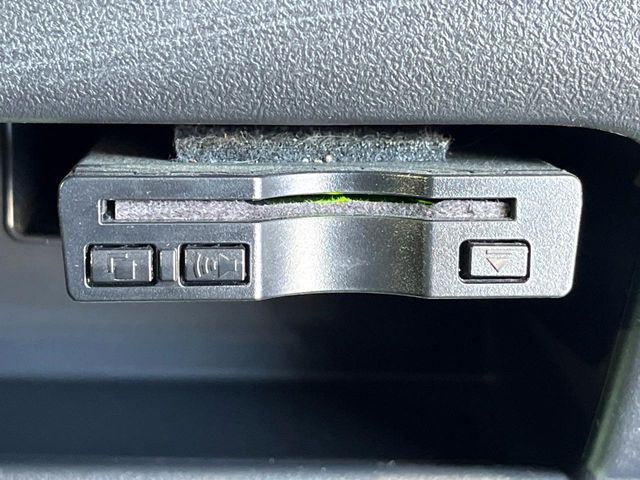 【ETC】高速道路の料金所をストレスなく通過！話題のスポットやサービスエリアに多い「スマートIC」利用時は必須のアイテムです。当店でセットアップを実施、ご納車当日からすぐにご利用いただけます！