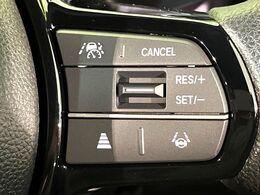 【アダプティブクルーズコントロール】高速道路での長距離走行が楽に！！自動で速度を保つクルーズコントロールが、衝突軽減システムと連携し、前方の車両を感知して車間を保つように速度調節してくれます！！