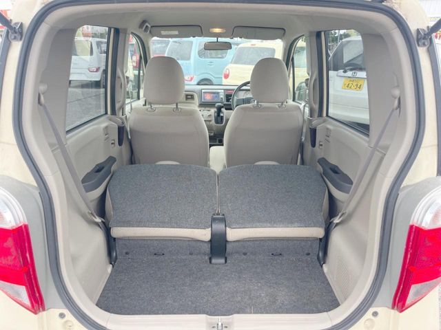 普段のお買い物や通勤、送迎等に十分な荷室スペースを確保しております。セカンドシートを倒すと、大きな荷物の積載も可能です♪