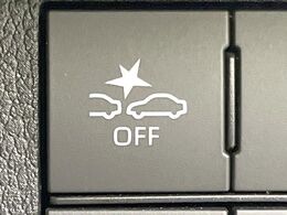 【スマートアシスト】走行中に前方の車両等を認識し、衝突しそうな時は警報とブレーキで衝突回避と被害軽減をアシスト。より安全にドライブをお楽しみいただけます。