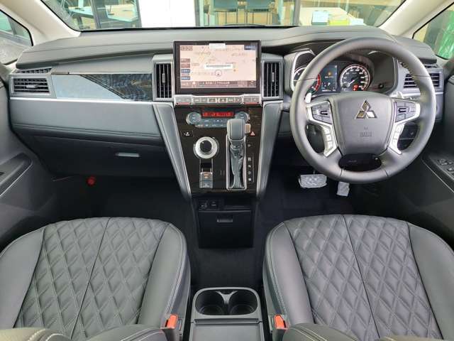 【インパネ全体】『インパネ全体』の画像になります。写真の内容に関してご不明点、ご質問等がございましたらお気軽にガリバー店舗までお問い合わせください。