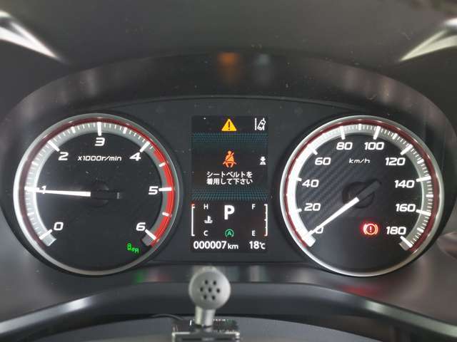 【スピードメーター】『スピードメーター』の画像になります。メーターがシンプルで見やすく運転しやすいですね！