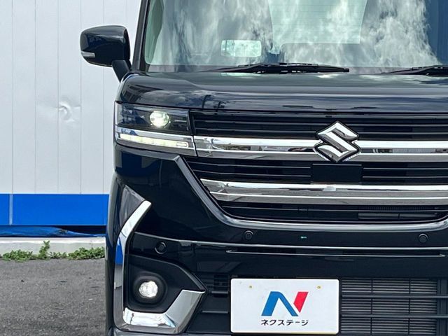 【LEDヘッドライト】悪天候や夜間走行時も良好な視界を確保し安心して運転できる高輝度LEDヘッドライトを装備！点灯速度が早く、消費電力も抑えられています。