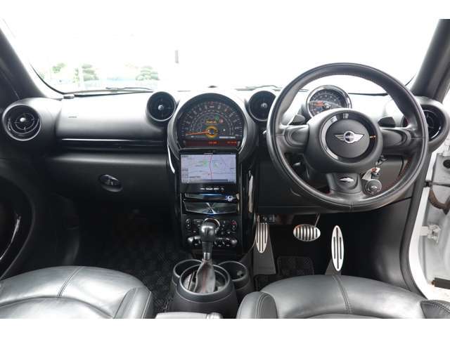 ミニのインパネ回りは雰囲気がとっても良いです！