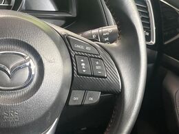 【マツダ・レーダークルーズコントロール】高速道路での長距離走行が楽に！自動で速度を保つクルーズコントロールが、衝突軽減システムと連携し、前方の車両を感知して車間を保つように速度調節してくれます！！