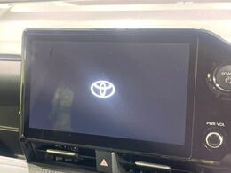 【メーカー純正ナビ】インテリアに溶け込むスタイリッシュな「専用設計」メーカーナビを装備♪視認性や操作性など基本性能にも優れ、より上質なカーライフをお楽しみいただけます。