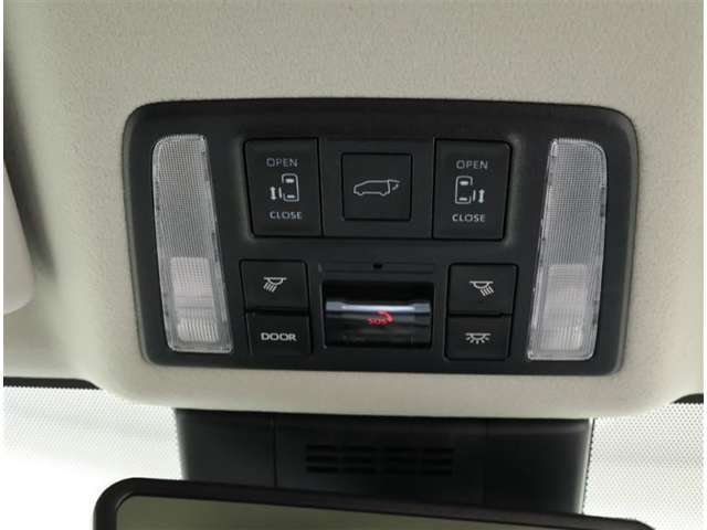 電動のバックドア・スライドドアで楽々スムース！運転席からも開閉の操作もできます♪キーのスイッチひとつで自動開閉できる便利な機能もついてます♪