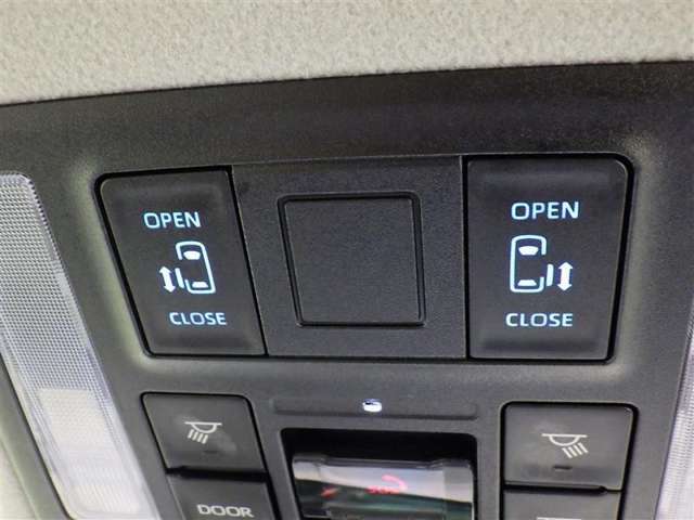 両側電動スライドドアで狭い所でも乗り降り楽々です！