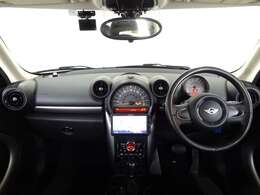 全国納車可能で御座います。納車方法及び費用に付きましては、気軽にコーディネーターまでご相談下さいませ。遠方のご納車際も我々がしっかりサポートさせて頂きます。お気軽にスタッフまでご相談下さいませ。