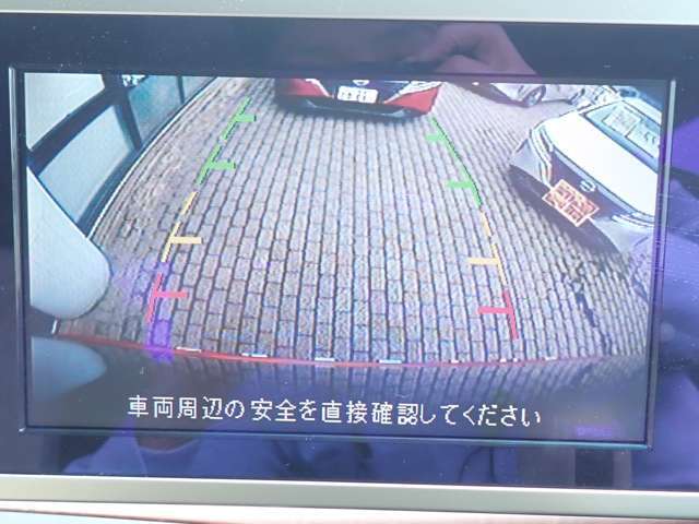 バックカメラが装備されており後方の死角を確認する事が可能ですので安心です♪