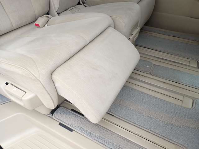 オットマンも装備されておりますので足を延ばしてお寛ぎいただけます♪