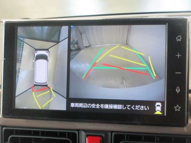 パノラミックビューモニター付きです。車両を上から見たような映像をディスプレイオーディオ画面に表示。運転席からの目視だけでは見にくい、車両周辺の状況をリアルタイムでしっかり確認できます。