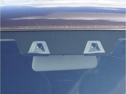 【デュアルカメラブレーキサポート】2つのカメラが前方の歩行者やクルマを検知し、衝突事故時の被害を軽減します。