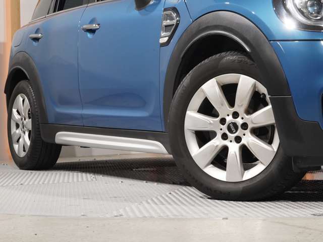 ■ショールーム以外のモータープールにて保管している車輌が多数あるため、実車をご覧になりたい場合は、お手数ですがご来店前に事前確認のご連絡を頂きますようお願い致します。