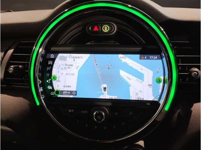 純正HDDナビです。とても使いやすく、Bluetooth＆USBオーディオインターフェイスで、電話も音楽も楽しめます。