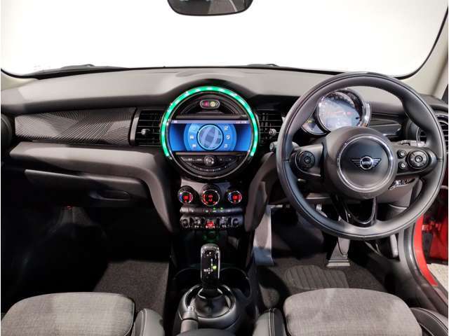 ハンドル操作がタイヤにクイックに伝わり、思い通りの軽快なハンドリングが実現することもゴーカートフィーリングと言われる理由なのです。