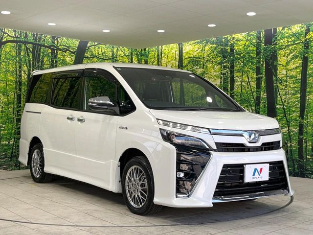 大好評のボディコーティング「弾スプラッシュコート」もご納車までに施工可能。通常のガラスコートと異なる、耐久年数6年の無機質ガラスコーティングが、ボディをキレイな状態に保ってくれます。