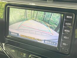 【バックカメラ】駐車時に後方がリアルタイム映像で確認できます。大型商業施設や立体駐車場での駐車時や、夜間のバック時に大活躍！運転スキルに関わらず、今や必須となった装備のひとつです！