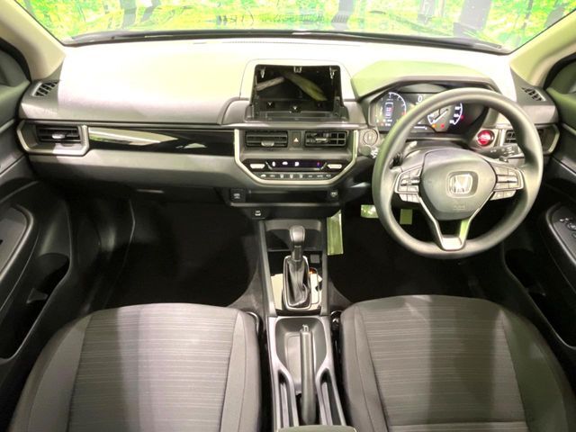 グループ総在庫数約30，000台！！全国の系列店からメーカー・車種問わずご紹介出来るので、あなたにピッタリのお車が見つかるはずです♪まずはお問い合わせ下さい☆