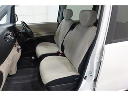 フロントシートは、長距離や長時間運転しても疲れにくく乗り心地よく快適に過ごせますよ。