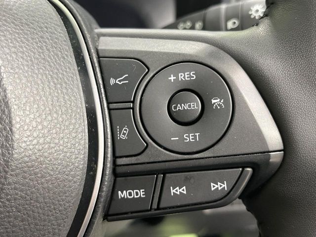 【トヨタセーフティセンス】走行中に前方の車両等を認識し、衝突しそうな時は警報とブレーキで衝突回避と被害軽減をアシスト。より安全にドライブをお楽しみいただけます。