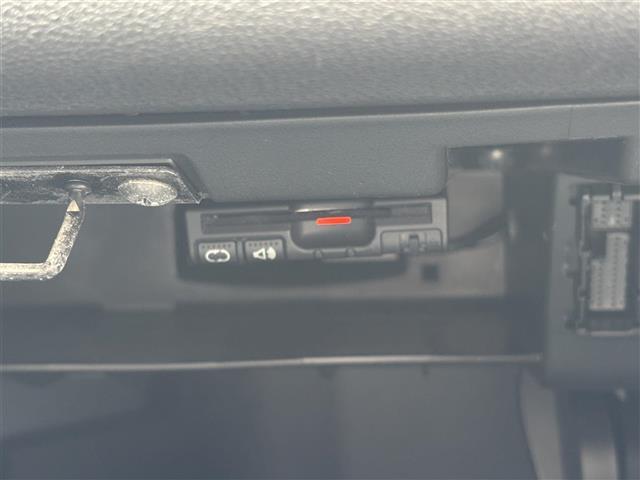 ◆【ETC】有料道路を利用する際に料金所で停止することなく通過できる、ETC車載器（ノンストップ自動料金収受システム機器）が装備されています。セットアップを行うことで利用可能になります。