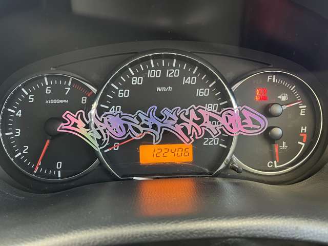 ☆自社整備工場完備の為、納車前にはしっかり整備をさせて頂きます！また気になる傷や凹みに関しましても一般の鈑金工場よりお得な価格でご提供しております。ぜひご相談下さい♪♪