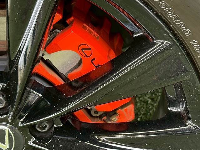 Fスポーツで大人気のメーカーオプションのオレンジキャリパー装備！！！