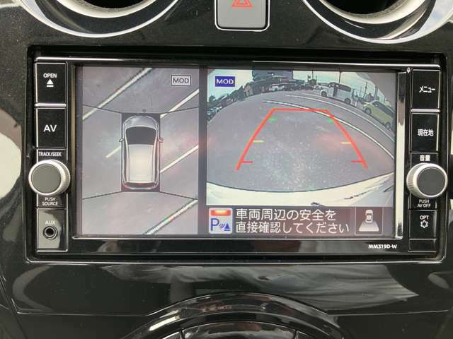 アラウンドビューモニター　駐車場での車庫入れや狭い道路での走行にカメラで確認が出来るので安心です。