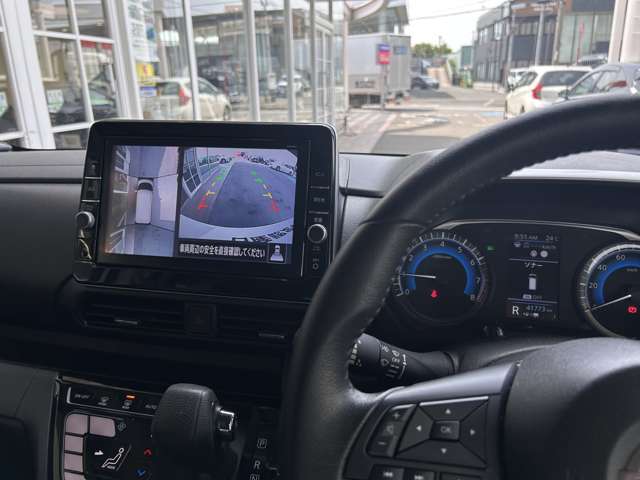 上空から見下ろしたような表示で車両感覚のつかみやすい『アラウンドビューモニター』に移動物検知警報（MOD）があり更に安心です。