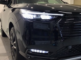 【LEDヘッドライト】ディスチャージヘッドライト（HID）と同等の明るさで、夜道や雨天走行が明るく視界良好！！　フォグライトも装備で、安心感さらにUPです♪安心ドライブを楽しんで下さい♪