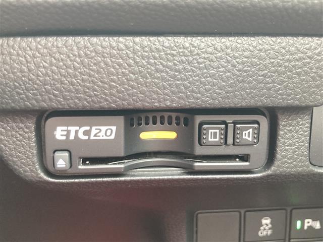 【ETC】ETCカードを挿せば料金所はノンストップ！！ETC割引も受けられるので、今の時代必須装備ですね！