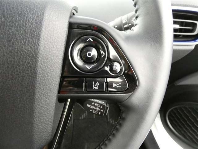 ステアリングスイッチで車両情報を切り替えて必要な必要な情報を確認したりできます。