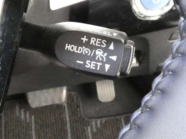 車速対応オートクルーズなので、高速道路の走行がとても楽ちん♪　前の車の走行状況をきちんと考えてくれます。