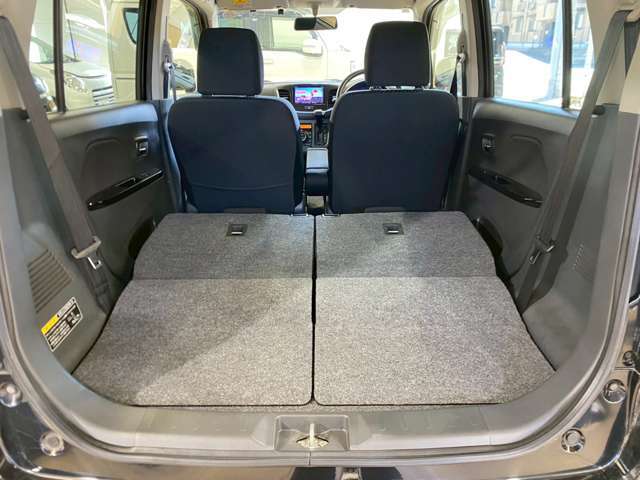 シートを倒すことで荷物もたくさん入ります！！