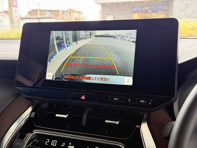 【全周囲カメラ】全周囲カメラがついているので駐車が苦手の方でも安心して後退可能です！ガイドラインも表示されます！クリアランスソナーと合わせて、カメラ映像と音で周囲を確認しながら駐車が可能です！